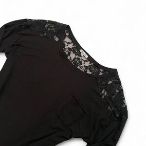 Black Floral Lace Sweater • 3/4 sleeves • Brand - Paper Tee • SIZE - 2X